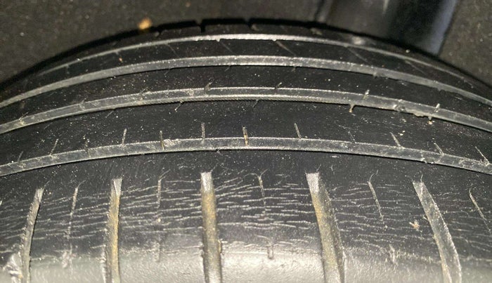 2016 Maruti Baleno ZETA PETROL 1.2, Petrol, Manual, 47,542 km, Left Rear Tyre Tread