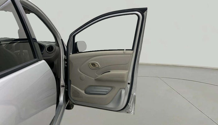 2016 Datsun Redi Go S, Petrol, Manual, 73,620 km, RHS Front Door