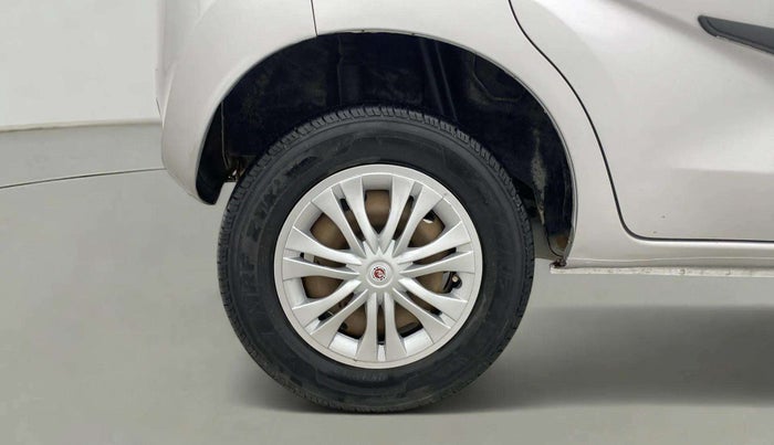 2016 Datsun Redi Go S, Petrol, Manual, 73,620 km, Right Rear Wheel