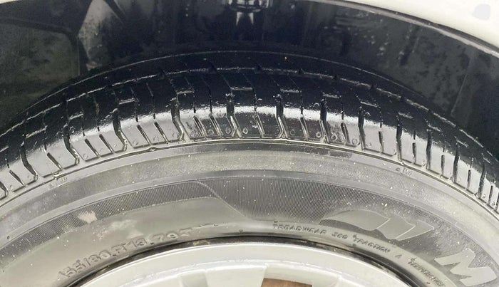 2016 Datsun Redi Go S, Petrol, Manual, 73,620 km, Right Front Tyre Tread