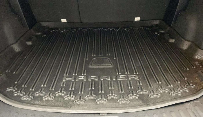 2020 Tata Harrier XZA 2.0L, Diesel, Automatic, 37,699 km, Boot Inside