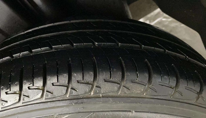 2019 Maruti Ciaz SIGMA 1.5 SHVS MT  PETROL, Petrol, Manual, 21,737 km, Left Rear Tyre Tread