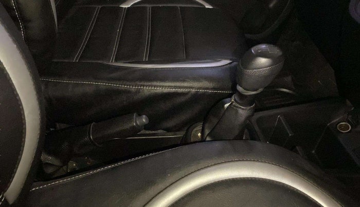 2024 Renault Kwid RXL 1.0 (O), Petrol, Manual, 3,528 km, Gear Lever