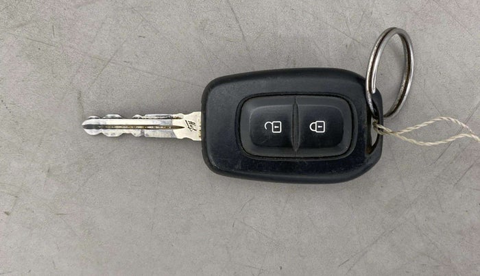 2021 Renault TRIBER RXT, Petrol, Manual, 73,349 km, Key Close Up