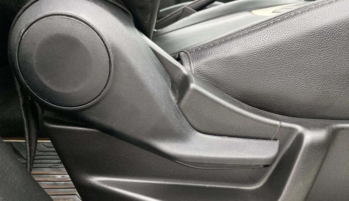 2022 Maruti New Wagon-R VXI 1.0, Petrol, Manual, 7,090 km, Driver Side Adjustment Panel