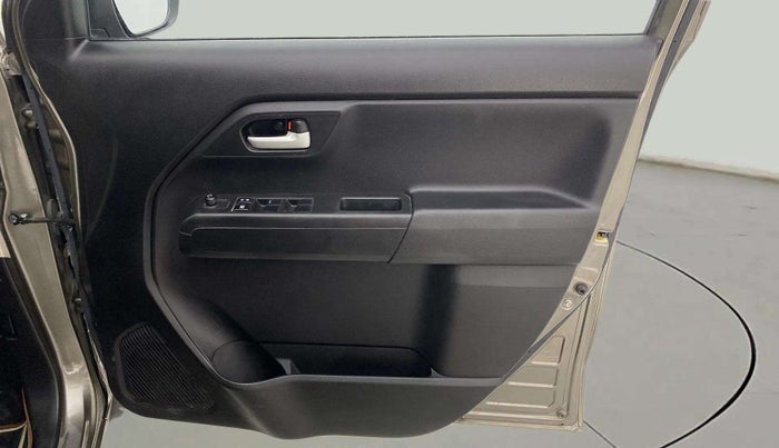 2022 Maruti New Wagon-R VXI 1.0, Petrol, Manual, 7,090 km, Driver Side Door Panels Control