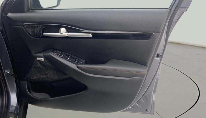 2023 KIA SELTOS GTX PLUS 1.5 DIESEL AT, Diesel, Automatic, 32,851 km, Driver Side Door Panels Control