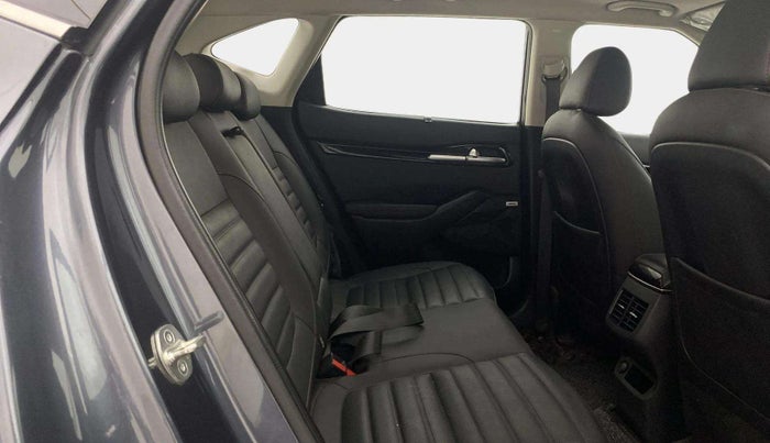2023 KIA SELTOS GTX PLUS 1.5 DIESEL AT, Diesel, Automatic, 32,851 km, Right Side Rear Door Cabin