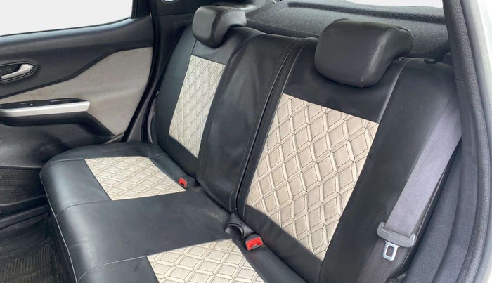 2022 Nissan MAGNITE XV MT, Petrol, Manual, 8,003 km, Right Side Rear Door Cabin