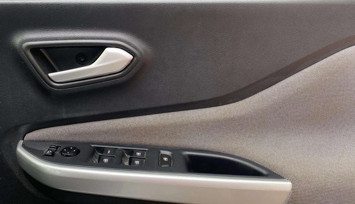 2022 Nissan MAGNITE XV MT, Petrol, Manual, 8,003 km, Driver Side Door Panels Control