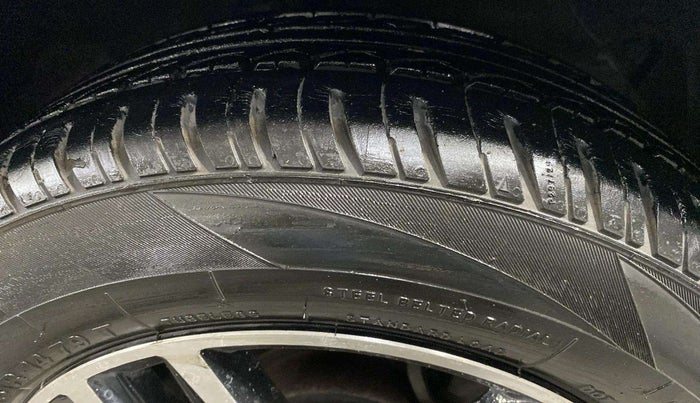 2019 Hyundai Grand i10 SPORTZ 1.2 KAPPA VTVT, Petrol, Manual, 29,956 km, Right Front Tyre Tread