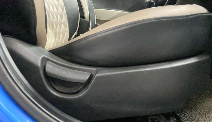 2019 Hyundai Grand i10 SPORTZ 1.2 KAPPA VTVT, Petrol, Manual, 29,956 km, Driver Side Adjustment Panel