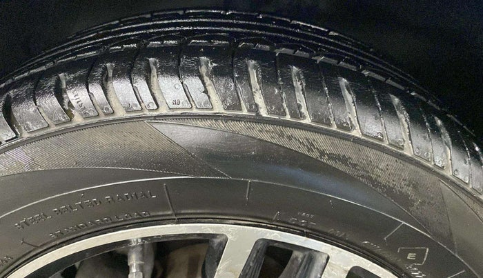 2019 Hyundai Grand i10 SPORTZ 1.2 KAPPA VTVT, Petrol, Manual, 29,956 km, Left Front Tyre Tread