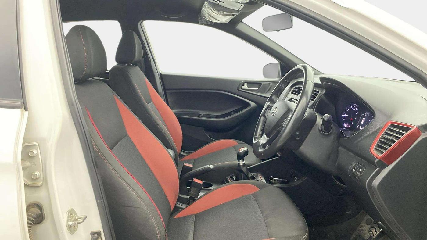 2018 Hyundai i20 Active 1.2 SX, Petrol, Manual, 66,740 km, Right Side Front Door Cabin