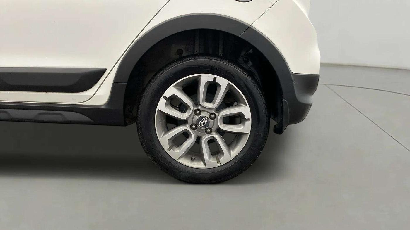 2018 Hyundai i20 Active 1.2 SX, Petrol, Manual, 66,740 km, Left Rear Wheel