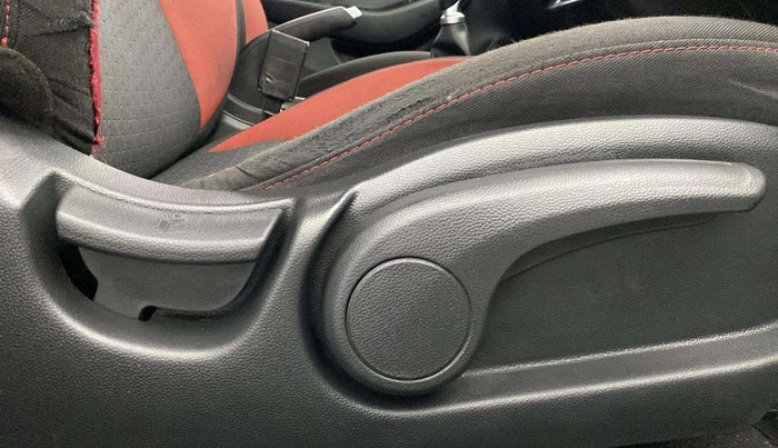 2018 Hyundai i20 Active 1.2 SX, Petrol, Manual, 66,718 km, Driver Side Adjustment Panel