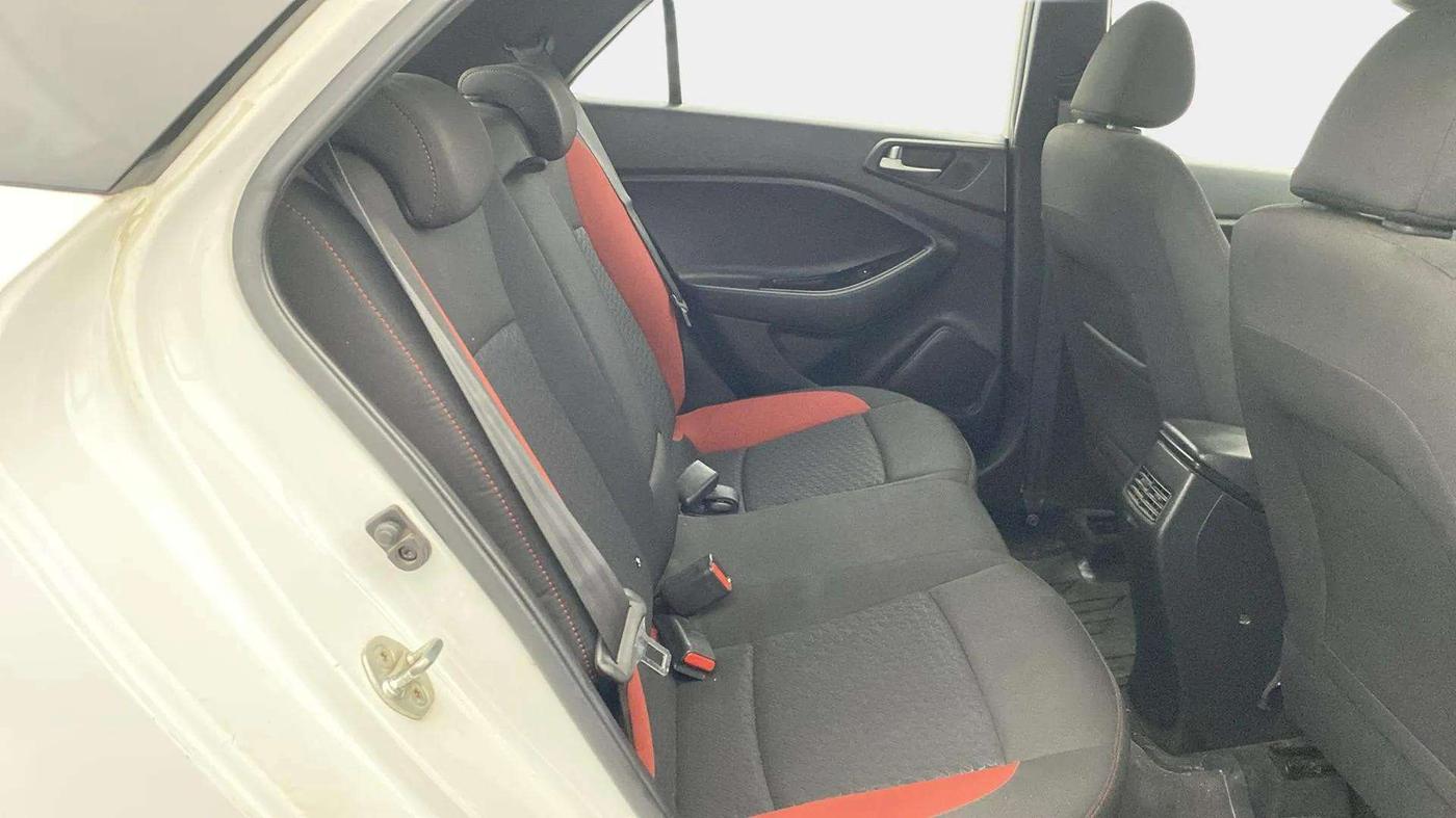 2018 Hyundai i20 Active 1.2 SX, Petrol, Manual, 66,740 km, Right Side Rear Door Cabin