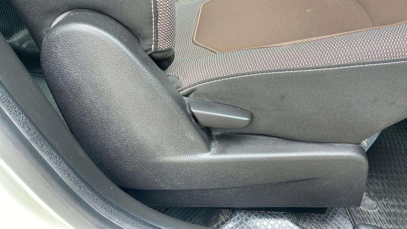 2020 Renault Duster RXS 1.5 PETROL MT, Petrol, Manual, 12,434 km, Driver Side Adjustment Panel