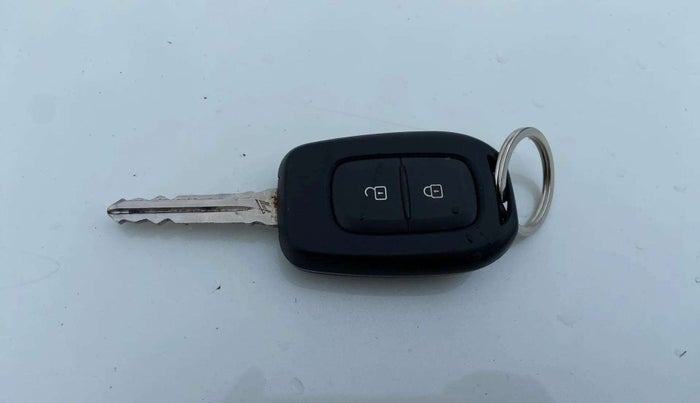 2020 Renault Duster RXS 1.5 PETROL MT, Petrol, Manual, 12,399 km, Key Close Up