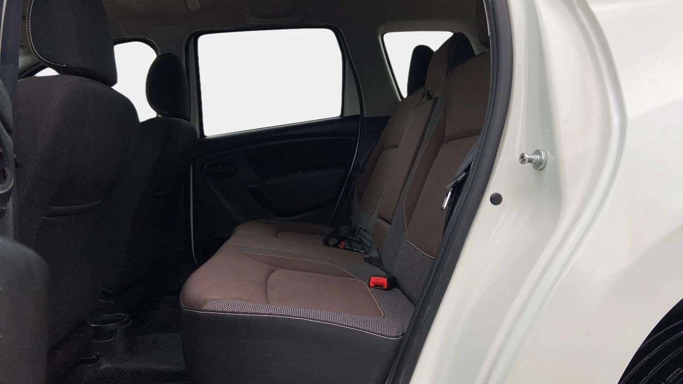2020 Renault Duster RXS 1.5 PETROL MT, Petrol, Manual, 12,434 km, Right Side Rear Door Cabin