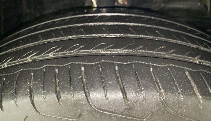 2023 Maruti FRONX DELTA PLUS 1.2MT, Petrol, Manual, 31,577 km, Right Front Tyre Tread