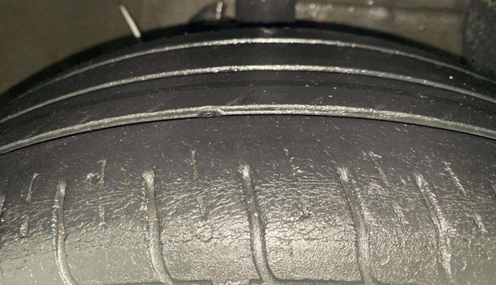 2020 Hyundai AURA S 1.2 AMT, Petrol, Automatic, 47,440 km, Right Front Tyre Tread