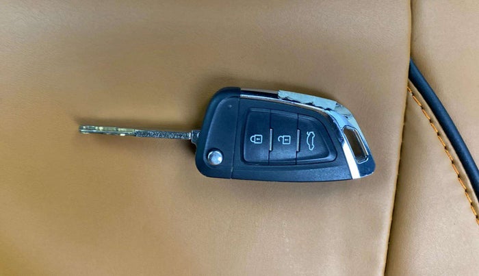 2015 Honda Amaze 1.2L I-VTEC VX AT, Petrol, Automatic, 70,701 km, Key Close Up