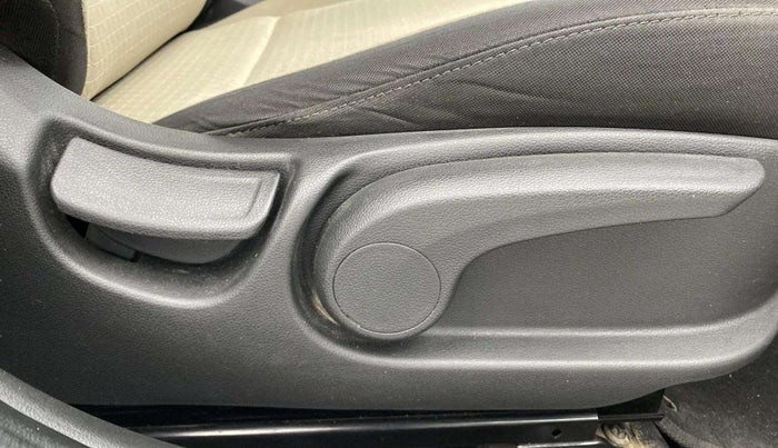 2019 Hyundai Verna 1.6 VTVT SX, Petrol, Manual, 79,073 km, Driver Side Adjustment Panel