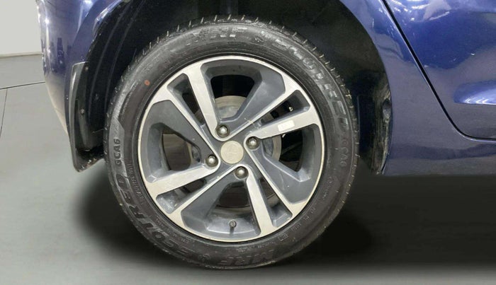 2024 Tata ALTROZ XZ Plus (S) Lux CNG , CNG, Manual, 16,858 km, Right Rear Wheel