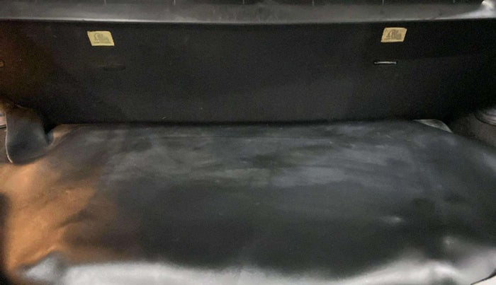 2024 Tata ALTROZ XZ Plus (S) Lux CNG , CNG, Manual, 16,858 km, Boot Inside