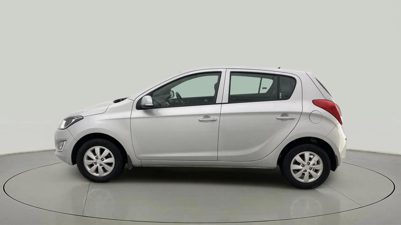 2014 Hyundai i20 SPORTZ 1.2, Petrol, Manual, 37,500 km, Left Side