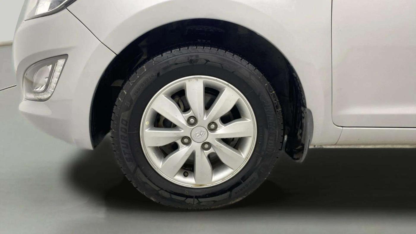 2014 Hyundai i20 SPORTZ 1.2, Petrol, Manual, 37,500 km, Left Front Wheel