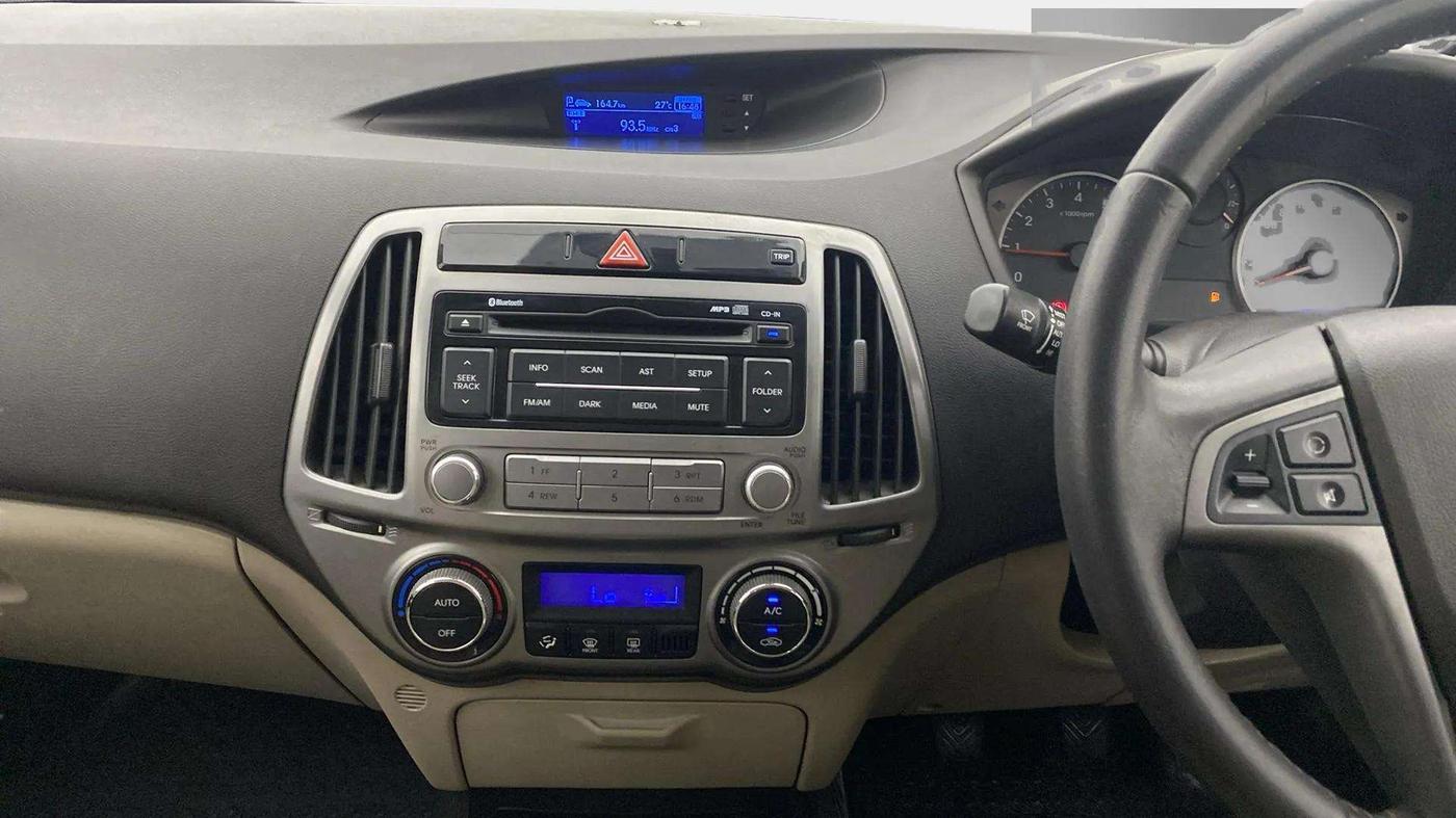 2014 Hyundai i20 SPORTZ 1.2, Petrol, Manual, 37,500 km, Air Conditioner