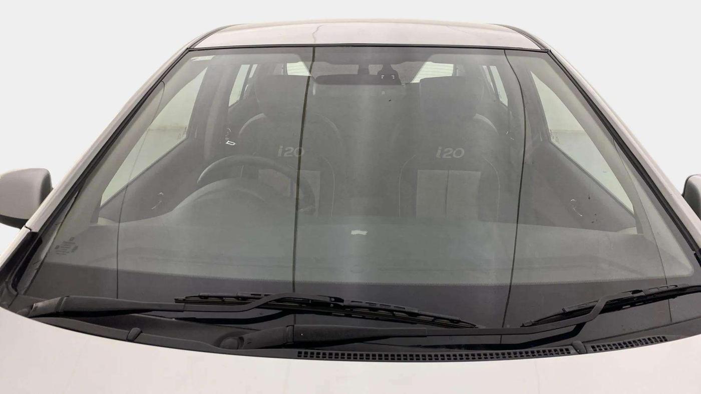 2014 Hyundai i20 SPORTZ 1.2, Petrol, Manual, 37,500 km, Front Windshield