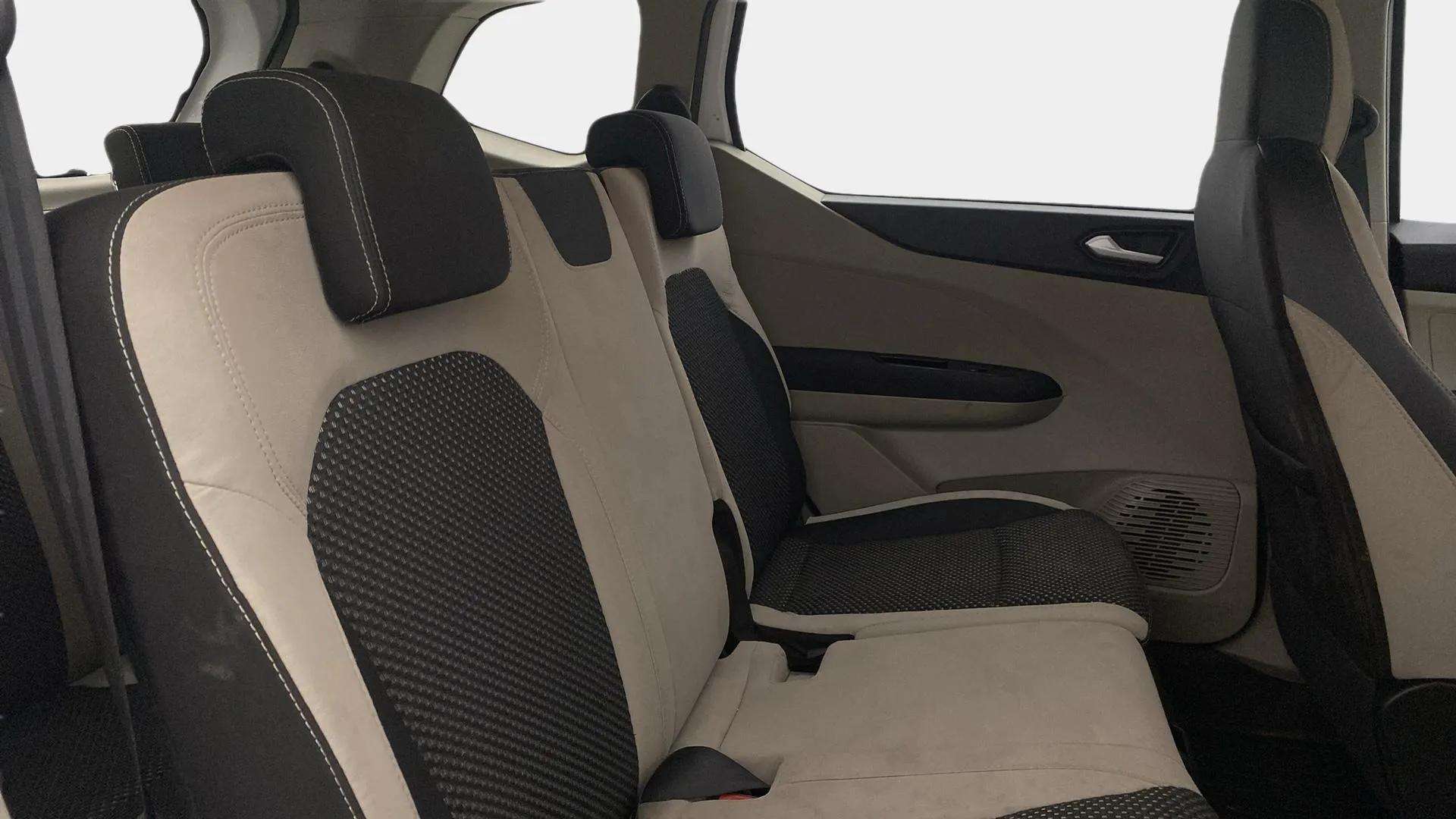 Rear-Cabin-View