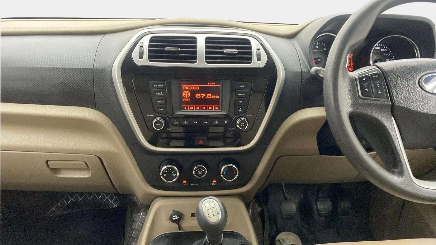 2017 Mahindra TUV300 T8, Diesel, Manual, 47,806 km, Air Conditioner