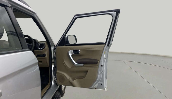2017 Mahindra TUV300 T8, Diesel, Manual, 47,806 km, RHS Front Door
