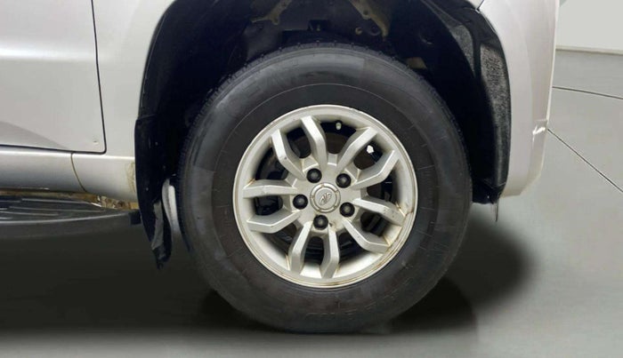 2017 Mahindra TUV300 T8, Diesel, Manual, 47,806 km, Right Front Wheel
