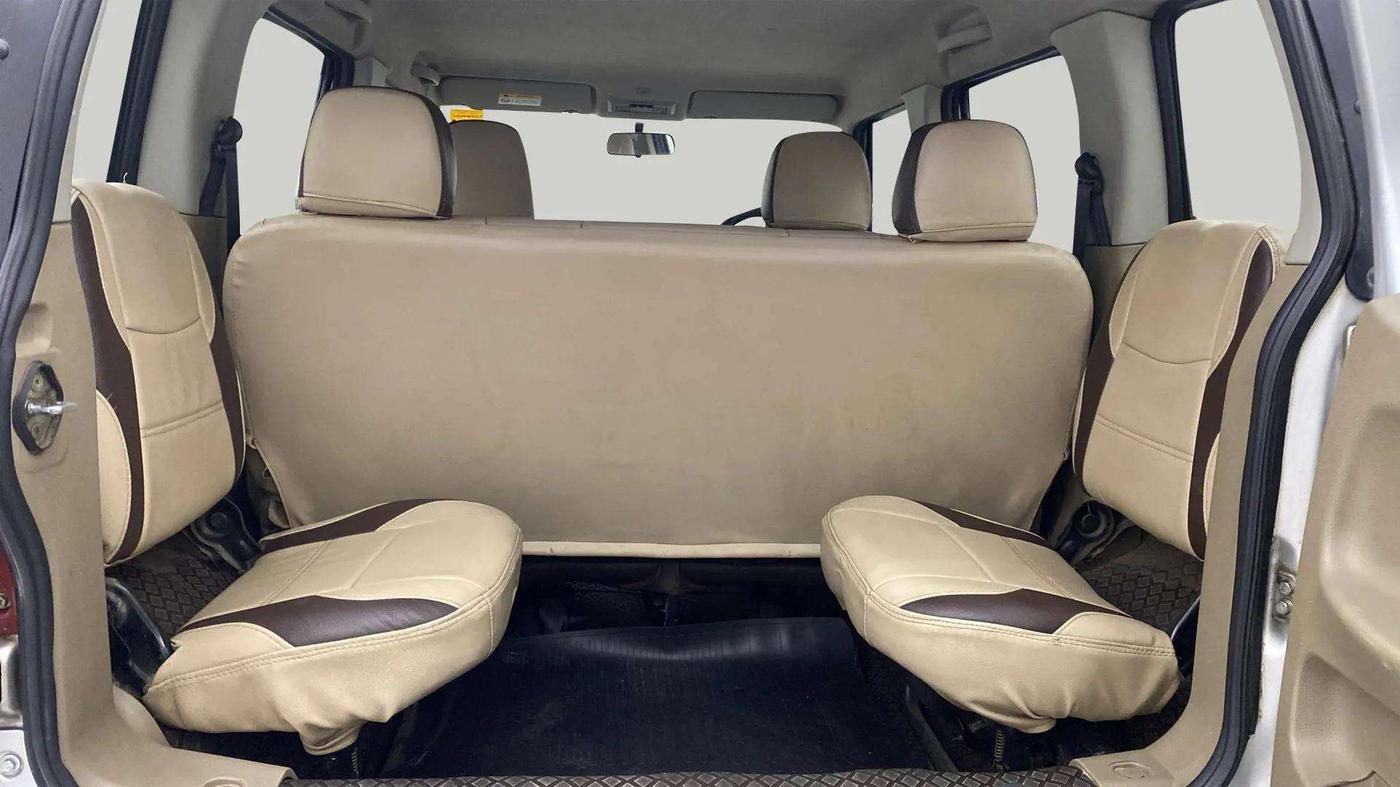 2017 Mahindra TUV300 T8, Diesel, Manual, 47,806 km, Third Seat Row ( optional )