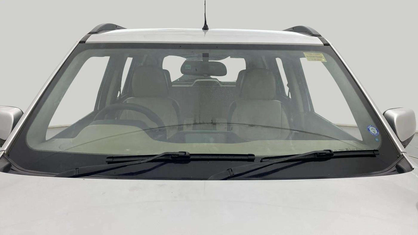 2017 Mahindra TUV300 T8, Diesel, Manual, 47,806 km, Front Windshield