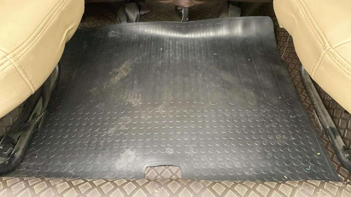 2017 Mahindra TUV300 T8, Diesel, Manual, 47,806 km, Boot Inside