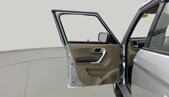 2017 Mahindra TUV300 T8, Diesel, Manual, 47,806 km, LHS Front Door