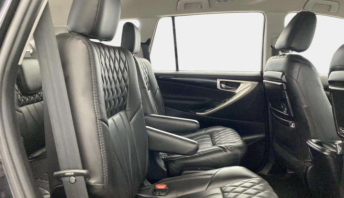 2022 Toyota Innova Crysta 2.7 VX 7 STR, Petrol, Manual, 38,438 km, Right Side Rear Door Cabin