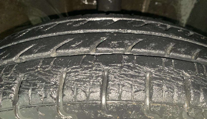 2016 Renault Kwid RXT 0.8, Petrol, Manual, 16,830 km, Right Front Tyre Tread