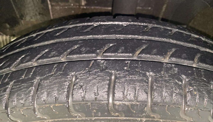 2016 Renault Kwid RXT 0.8, Petrol, Manual, 16,830 km, Left Front Tyre Tread