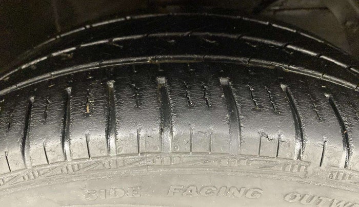 2018 Maruti Dzire VDI AMT, Diesel, Automatic, 25,826 km, Right Front Tyre Tread