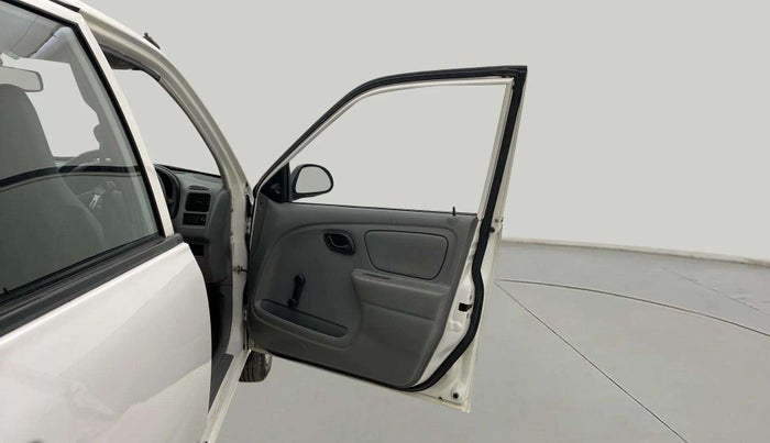 2014 Maruti Alto K10 LXI, Petrol, Manual, 31,681 km, RHS Front Door