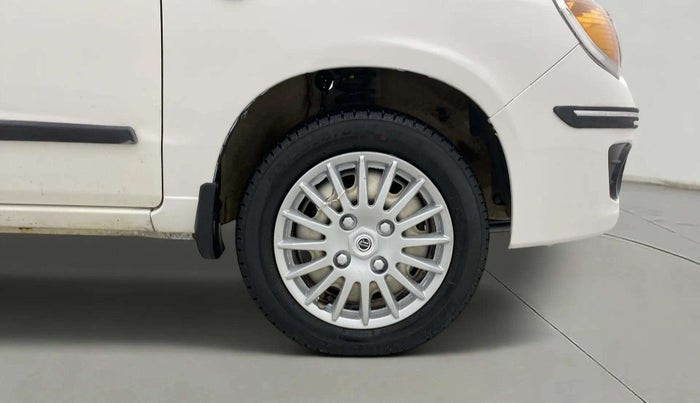 2014 Maruti Alto K10 LXI, Petrol, Manual, 31,681 km, Right Front Wheel