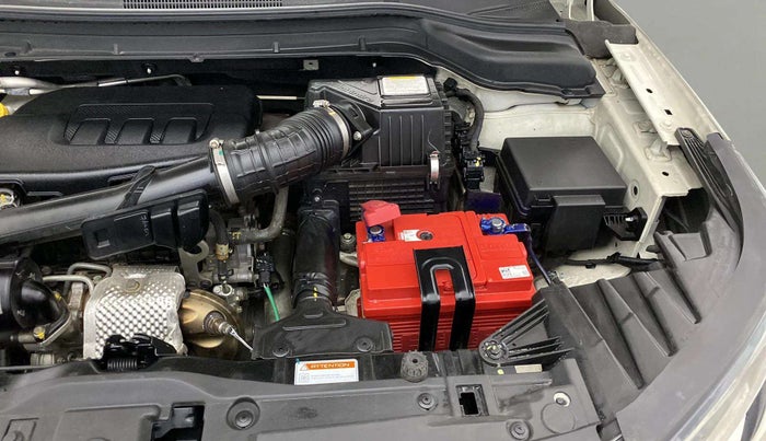 2021 Mahindra XUV300 W6 1.2 PETROL AMT, Petrol, Automatic, 13,528 km, Engine View - Left