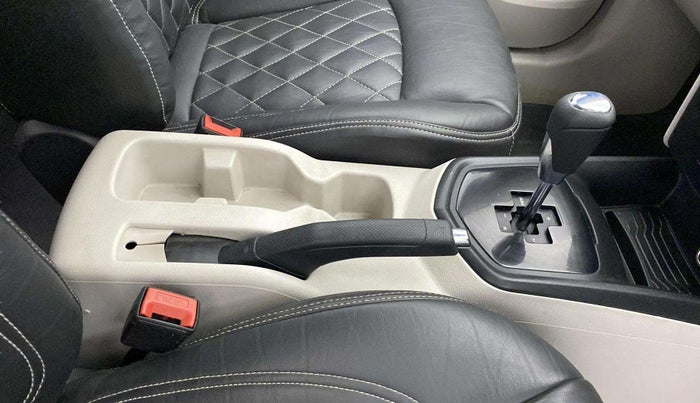 2021 Mahindra XUV300 W6 1.2 PETROL AMT, Petrol, Automatic, 13,528 km, Gear Lever
